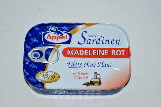 Unter der Lupe: Appel Sardinen Madeleine rot