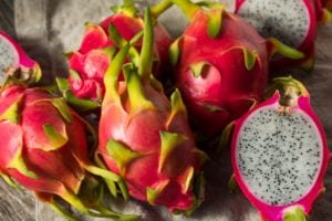 Pitahaya ganz und halb