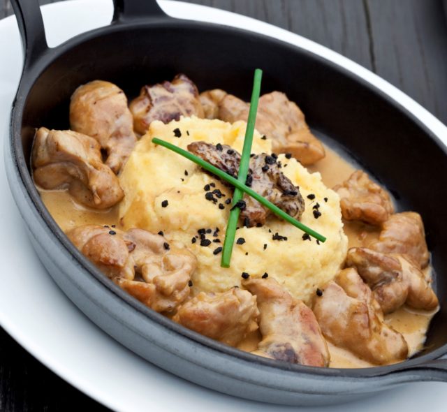 Kalbsbries mit Morcheln und Sahnesauce