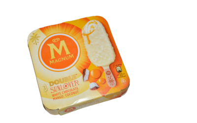 Aufgemacht: Magnum Double™ Sunlover 2023 das Stieleis