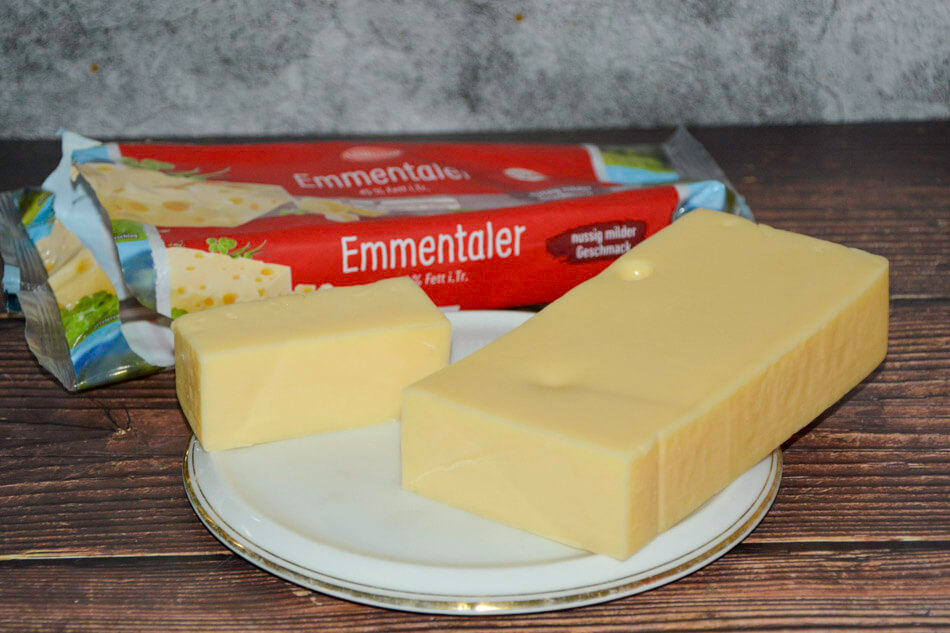 Emmentaler Warenkunde: Die faszinierende Geschichte des Käses mit den charakteristischen Löchern