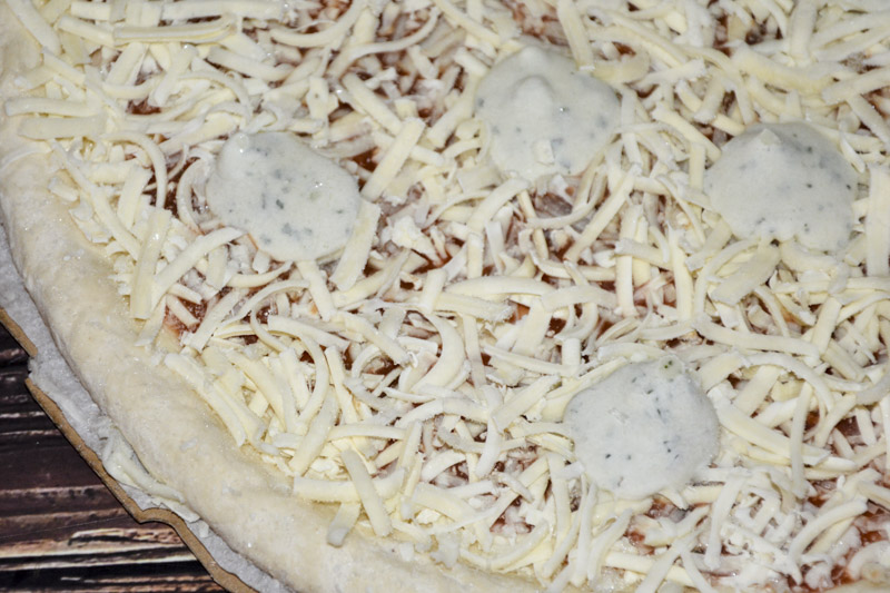 Dr. Oetker Die Ofenfrische Vier Käse 2025 ungebacken nah